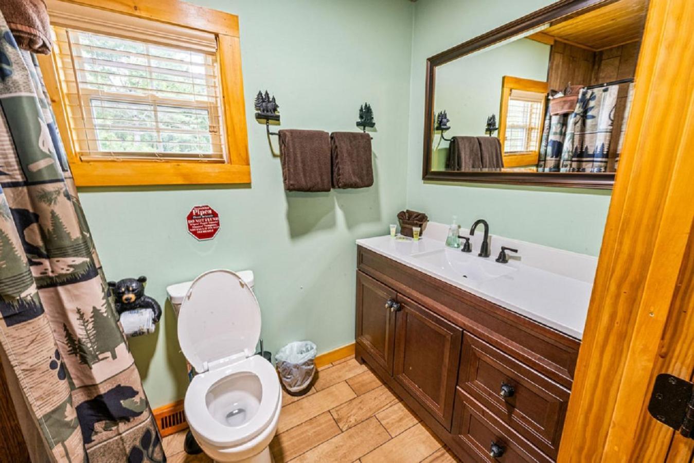 Brand New Tiny Cabin! A Bearly Adventure Sevierville Eksteriør bilde